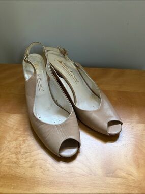 Evan Picone Nude/Tan Peep-Toe Slingback Heels